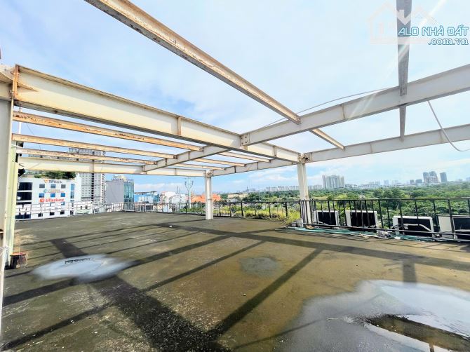 Cho thuê mặt bằng sân thượng 500m2 góc 2 mặt tiền Trần Não , Q2 - 1