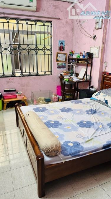 NGÕ NÔNG - GẦN PHỐ - NHÀ DÂN XÂY - NGÕ THÔNG - TT ĐỐNG ĐA - 50M 3 TẦNG - 10.5 TỶ