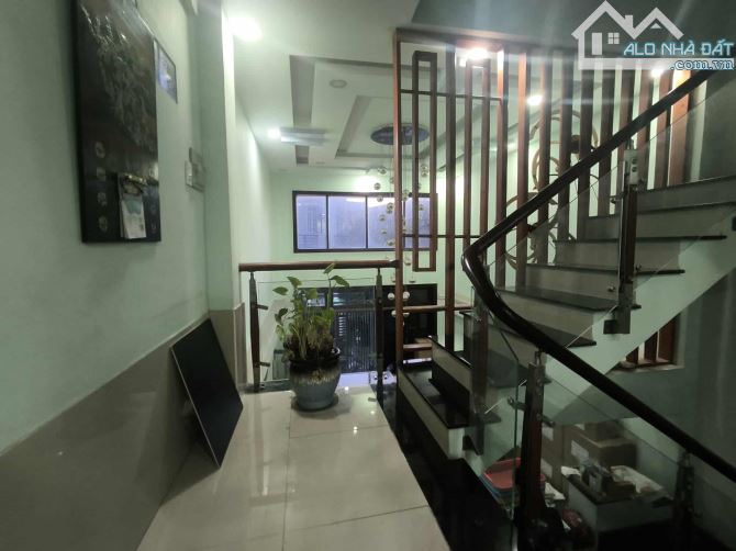 Bán Nhà Trịnh Thị Miếng, 60m2, 5 Tầng Đường 4m, Vài Bước 🚶 ra Chợ Bắp Ngã 3 Bầu, Tô Ký - 1