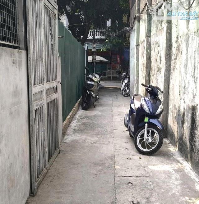 Bán đất XUÂN LA, Tây Hồ. Ngõ nông, 30m ra phố. Cách oto tránh dừng đỗ vài bước chân.