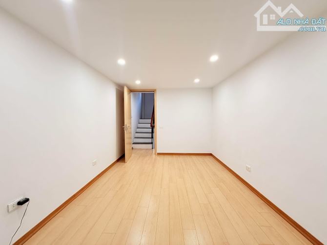 KIM MÃ - NHÀ ĐẸP Ở NGAY - NỘI THẤT SỊN XÒ - 5 TẦNG - 7.9 TỶ - BA ĐÌNH