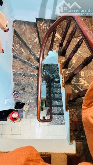 NGÕ NÔNG - GẦN PHỐ - NHÀ DÂN XÂY - NGÕ THÔNG - TT ĐỐNG ĐA - 50M 3 TẦNG - 10.5 TỶ