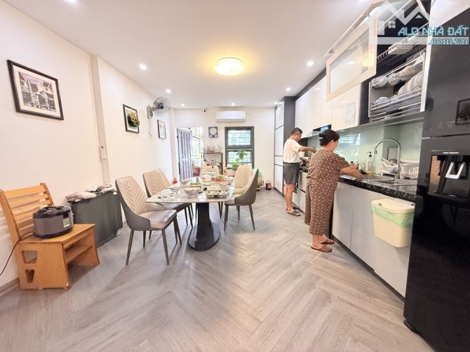 Bán nhà mặt phố Hoàng Mai – 66m² – 25 tỷ – 6 tầng thang máy – Ô tô tránh – Kinh doanh