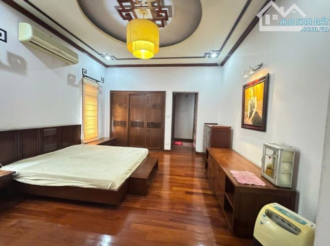 Lô góc Phương Mai, ô tô đỗ ngày đêm, cạnh hồ Kim Liên, MT6m vip, dân xây đẹp ở ngay