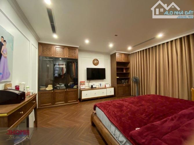 CẦN BÁN SIÊU PHẨM DUY NHẤT CIPUTRA TÂY HỒ , BT VIP , THANG MÁY , NỘI THẤT CAO CẤP 180M 95T