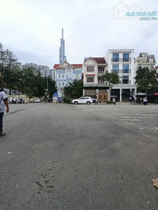 Bán Toà Nhà Bên Sông - View LandMark 81 Số 14 Đường 39- Trần Não 65 tỉ