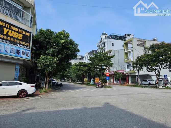 Bán nhà góc 3 tầng đường Lê Thánh Tông Khả Lễ 1 DT 96m, MT5,5m, Hướng ĐB&TB, Giá 20 tỷ