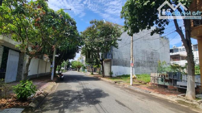 Bán lô đất Khu Đô Thị Chí Linh Phường Thắng Nhất , hướng Đông Nam DT 117m2 giá 8.2 tỷ