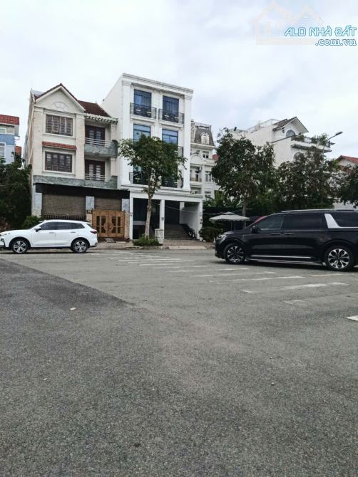 Bán Toà Nhà Bên Sông - View LandMark 81 Số 14 Đường 39- Trần Não 65 tỉ - 1