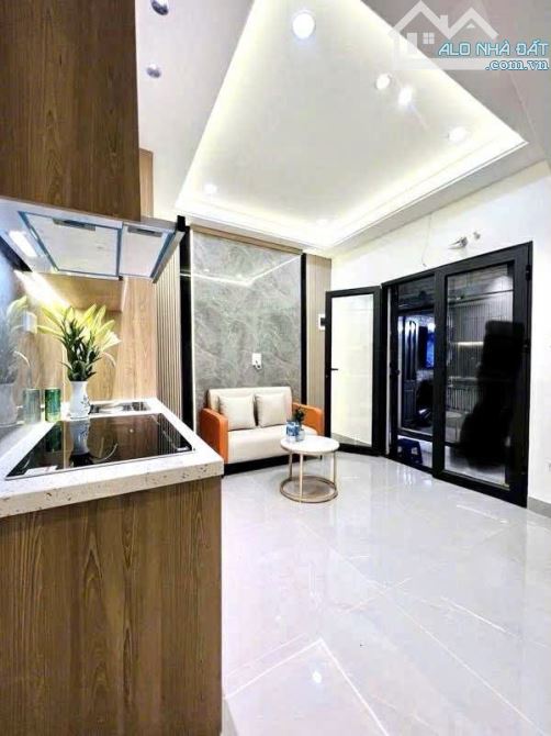 NHÀ ĐẸP NGÕ QUỲNH – TRUNG TÂM HAI BÀ TRƯNG – GIÁ NHỈNH 4 TỶ