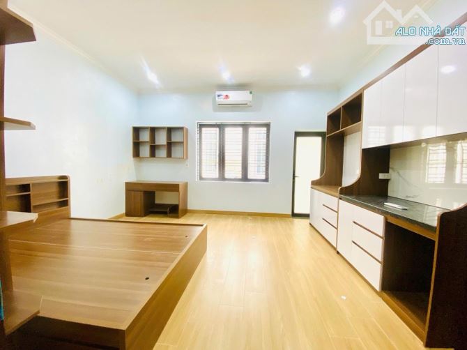 NHÀ ĐẸP, BÁN NHÀ NGỌC HỒI 43M2 5 TẦNG THANG MÁY - 6 Phòng – MẶT NGÕ THÔNG – 8.2 TỶ