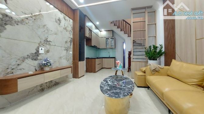 8,6 tỷ. KHƯƠNG ĐÌNH - THANH XUÂN -NHÀ MỚI TINH - 6 TẦNG 4 NGỦ ĐỦ CÔNG NĂNG - FULL NỘI THẤT