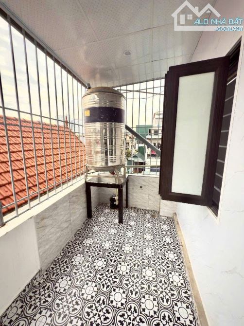 7.5 tỉ Nhà Lê Quý Đôn 5 tầng 33m