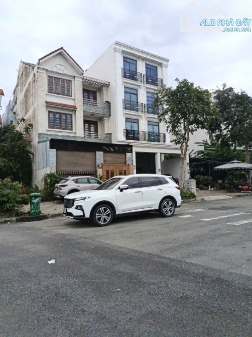 Bán Toà Nhà Bên Sông - View LandMark 81 Số 14 Đường 39- Trần Não 65 tỉ - 2