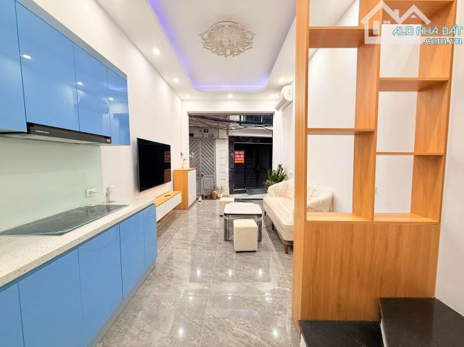 CẦU GIẤY PHÂN LÔ Ô TÔ QUA NHÀ NHỈNH 8 TỶ 30M2 5 TẦNG NGÕ THÔNG 15M RA MẶT PHỐ