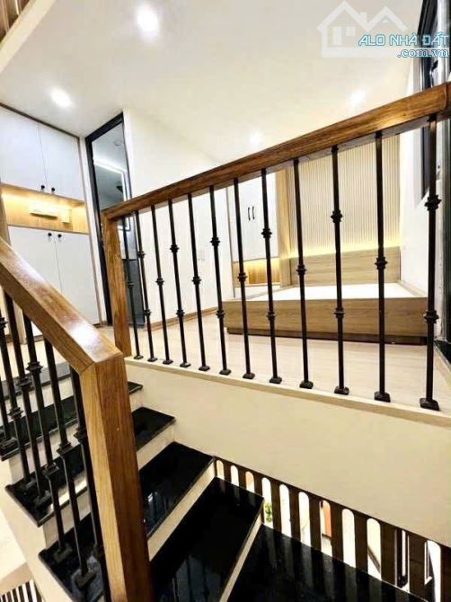 NHÀ ĐẸP NGÕ QUỲNH – TRUNG TÂM HAI BÀ TRƯNG – GIÁ NHỈNH 4 TỶ