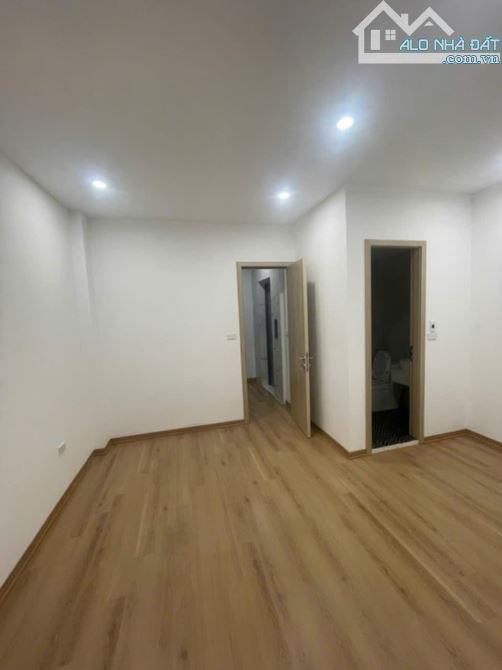 NHÀ MỚI! 7.15 TỶ- BÁN NHÀ NGỌC HỒI, BẾNXE NƯỚC NGẦM- MẶT NGÕ THÔNG - CÁCH PHỐ 30M - 5 NGỦ