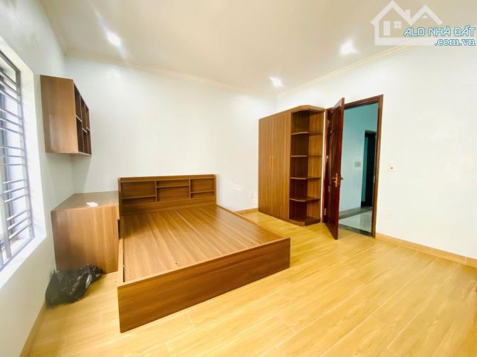 NHÀ ĐẸP, BÁN NHÀ NGỌC HỒI 43M2 5 TẦNG THANG MÁY - 6 Phòng – MẶT NGÕ THÔNG – 8.2 TỶ