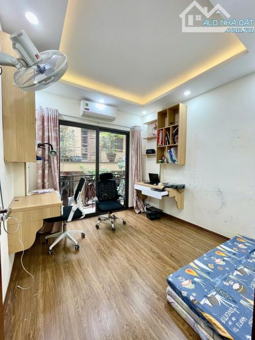 NHÀ RẤT ĐẸP– GẦN OTO- FULL NỘI THẤT – Ở NGAY - CÁCH BẾN XE NƯỚC NGẦM 200M