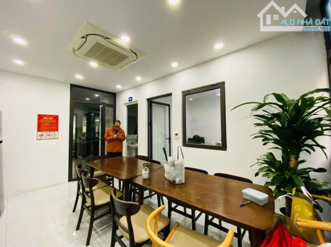 BIỆT THỰ LIỀN KỀ MẠC THÁI TỔ 120m2, 5T THANG MÁY, MT 6m - 62.5 TỶ - VỈA HÈ RỘNG,KINH DOANH