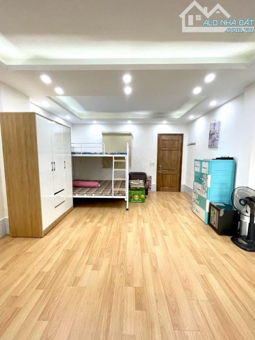 NGUYỄN TRÃI – TOÀ CĂN HỘ 8 TẦNG – 86M² – 26 PHÒNG FULL KHÁCH – DOANH THU 130TR-21TỶ