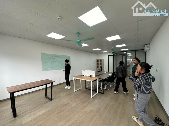 Cho thuê văn phòng Khuất Duy Tiến, 60 m2/tầng giá chỉ 7 tr/tháng - 1