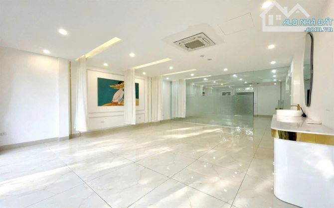 Bán nhà mặt phố Hoàng Ngân, DT 100m, 10 tầng, thang máy, MT 5m, giá 51 tỷ.