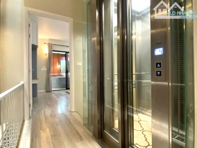 Bán nhà ĐÀO TẤN. Nhà 2 mặt ngõ trước sau. 5 tầng THANG MÁY. Cách oto tránh dừng đỗ 20m.