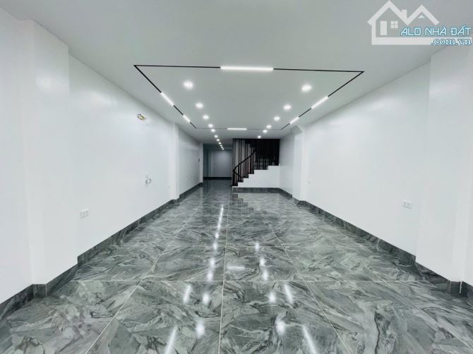 Bán nhà phân lô Thái Hà gara ô tô 7 chỗ, 2 thoáng, mặt tiền 5m, 75m2, 22.2 tỷ