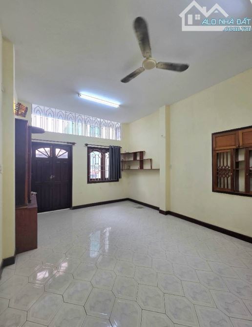 CỰC PHẨM CHỬ ĐỒNG TỬ, 1/ THẲNG TẮP, 50M2 X 4 TẦNG, NGANG 4M, 4 GÓC 90 ĐỘ - CHỈ 7 TỶ. - 2