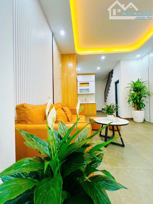 BÁN NHÀ PHẠM VĂN ĐỒNG, 33M, 6 TẦNG, GẦN HOÀNG QUỐC VIỆT KÉO DÀI, FULL NỘI THẤT, 11.5 TỶ