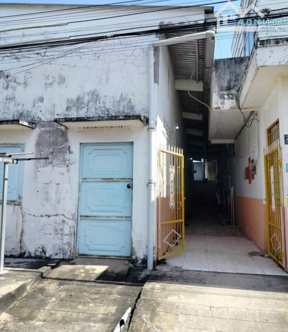 Bán Gấp dãy trọ có 2 kiot- 10 phòng ở Tân Thông Hội- Củ Chi. DT 256m2, giá 980 triệu. SHR. - 3