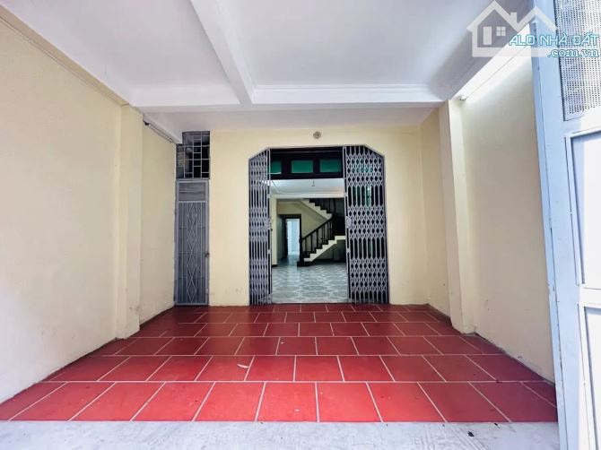 Bán Nhà Phân Lô Vương Thừa Vũ 91m2 Xây 4 Tầng Ô Tô Tránh Nhau Vị Trí Đắc Địa