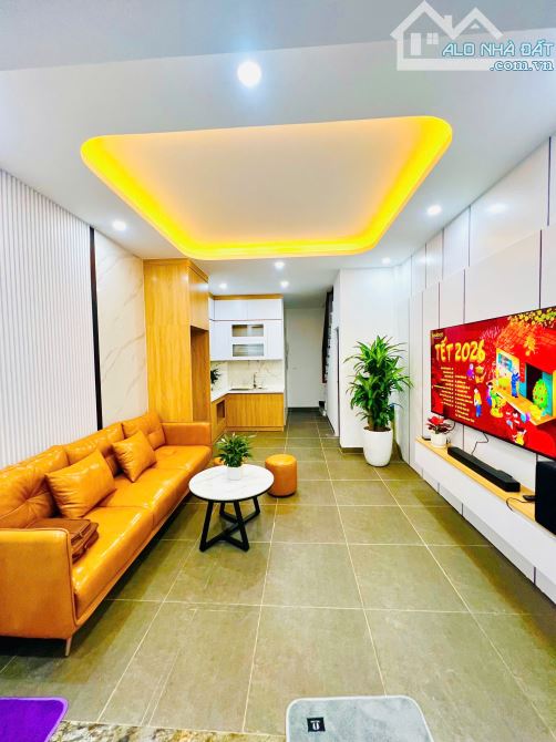 BÁN NHÀ PHẠM VĂN ĐỒNG, 33M, 6 TẦNG, GẦN HOÀNG QUỐC VIỆT KÉO DÀI, FULL NỘI THẤT, 11.5 TỶ