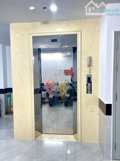 CHÍNH KINH – TOÀ CCMN 8 TẦNG – 75M² – MẶT TIỀN 6.5M – LÔ GÓC 2 THOÁNG – D THU 135TR-26 TỶ