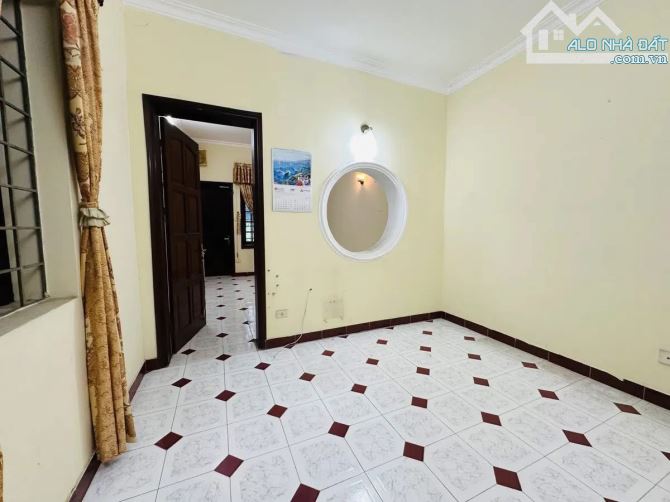 Bán Nhà Phân Lô Vương Thừa Vũ 91m2 Xây 4 Tầng Ô Tô Tránh Nhau Vị Trí Đắc Địa