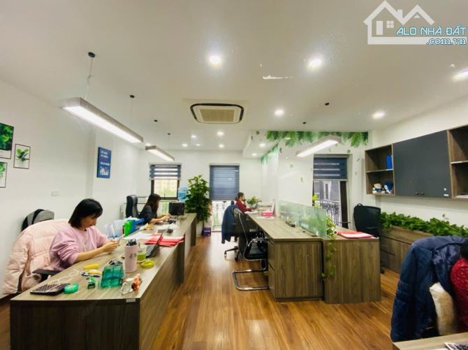 BIỆT THỰ LIỀN KỀ MẠC THÁI TỔ 120m2, 5T THANG MÁY, MT 6m - 62.5 TỶ - VỈA HÈ RỘNG,KINH DOANH