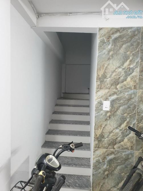 NGUYỄN TRÃI – TOÀ CĂN HỘ 8 TẦNG – 86M² – 26 PHÒNG FULL KHÁCH – DOANH THU 130TR-21TỶ