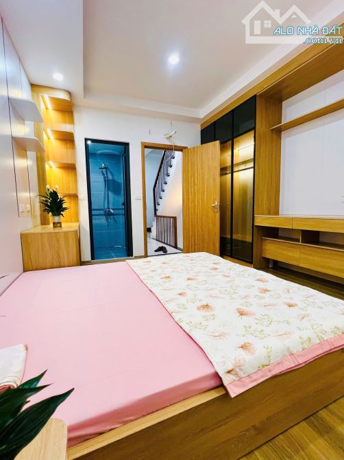 BÁN NHÀ PHẠM VĂN ĐỒNG, 33M, 6 TẦNG, GẦN HOÀNG QUỐC VIỆT KÉO DÀI, FULL NỘI THẤT, 11.5 TỶ