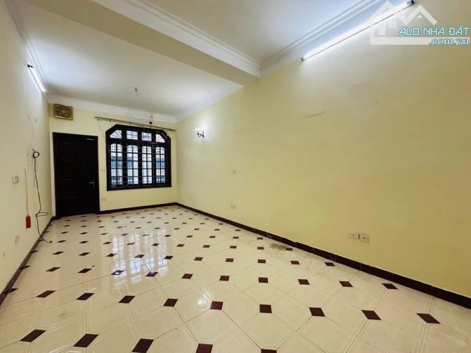 Bán Nhà Phân Lô Vương Thừa Vũ 91m2 Xây 4 Tầng Ô Tô Tránh Nhau Vị Trí Đắc Địa