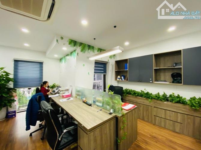 BIỆT THỰ LIỀN KỀ MẠC THÁI TỔ 120m2, 5T THANG MÁY, MT 6m - 62.5 TỶ - VỈA HÈ RỘNG,KINH DOANH