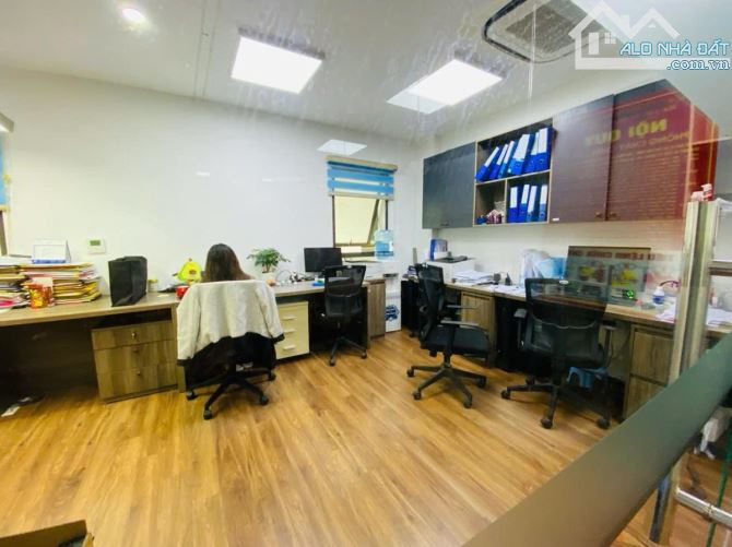 BIỆT THỰ LIỀN KỀ MẠC THÁI TỔ 120m2, 5T THANG MÁY, MT 6m - 62.5 TỶ - VỈA HÈ RỘNG,KINH DOANH