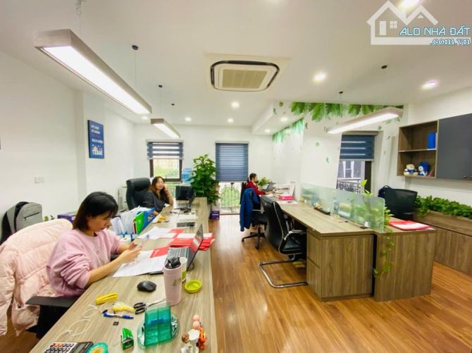 BIỆT THỰ LIỀN KỀ MẠC THÁI TỔ 120m2, 5T THANG MÁY, MT 6m - 62.5 TỶ - VỈA HÈ RỘNG,KINH DOANH