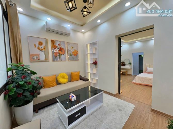 BÁN TẬP THỂ CỰC VIP NHÀ A ,TẦNG 3. NGÕ 121 CHÙA LÁNG, ĐỐNG ĐA. 110M2 – 3PN . 4,48 TỶ