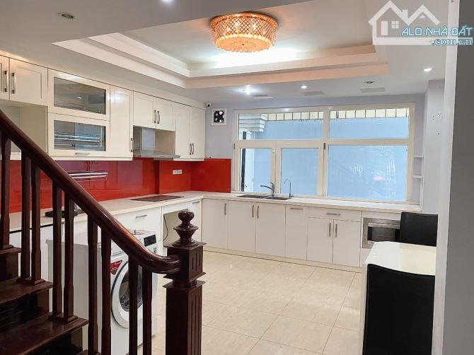 Cho thuê nhà Nguyễn Chí Thanh – Ba Đình DT 70m x 4 tầng, ôtô đỗ, đẹp giá thuê 26tr/th - 1