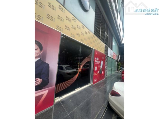 Cho thuê văn phòng mặt phố Linh Lang - DT 110m2 - MT 5,6m - 25tr/tháng - 1