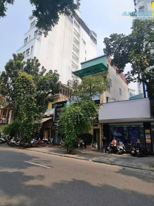 Kim cương thô mặt phố Đội Cấn, Ba Đình, cơ hội sở hữu tòa văn phòng view Triệu đô, 80 tỷ