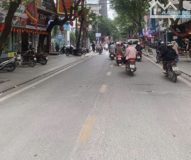 Bán Nhà Mặt Phố Đội Cấn, Lê Hồng Phong Ba Đình Kinh Doanh DT 120M C4 MT 6M Giá 79.9Tỷ