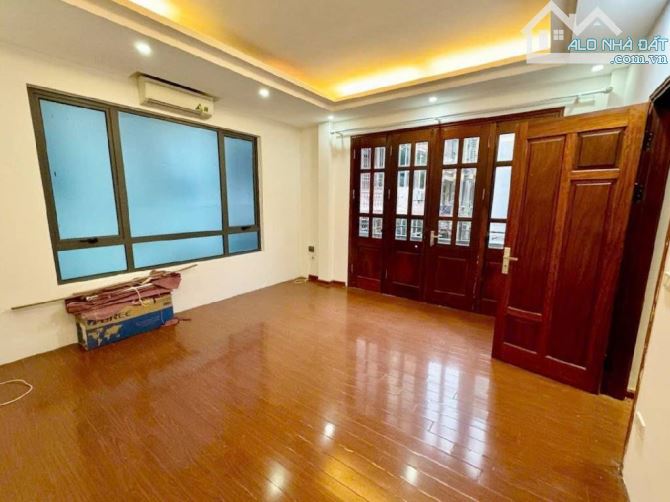 LÔ GÓC - 5 TẦNG - Ô TÔ TRÁNH - NGÕ THÔNG - KINH DOANH