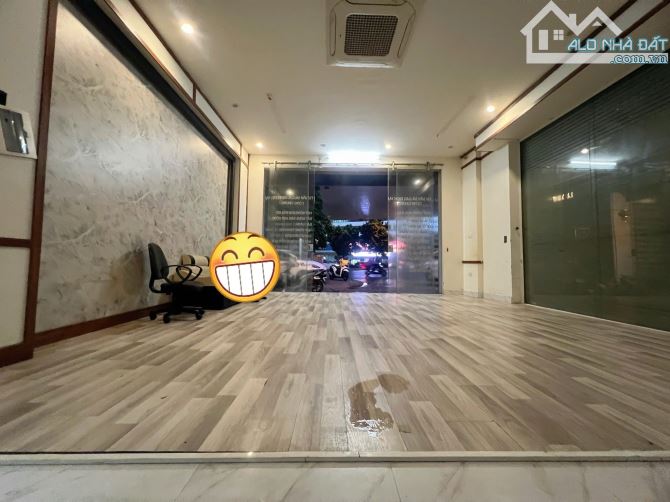 Bán nhà mặt phố Trường Chinh, DT 42/50m, 5 tầng, MT 5.6m, giá 29.5 tỷ.